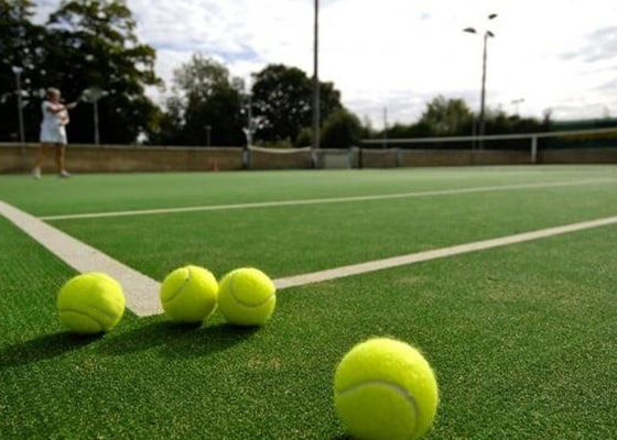 19 mm Wysokość stosów UV odporna sztuczna trawa do boisk sportowych z instalacją bez napełniania
