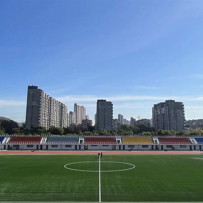 FIFA zatwierdziła odporność na promienie UV 50 mm wysokość stosu Piłka nożna Sztuczna trawa o wysokiej gęstości i niskiej konserwacji