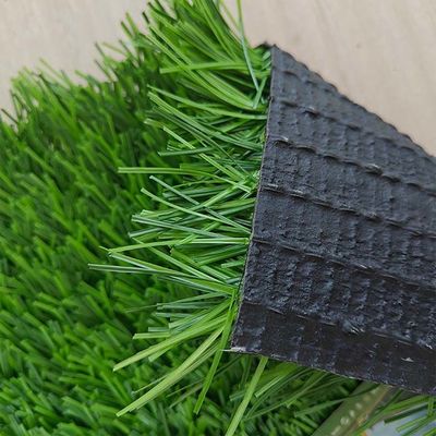 Niestandardowa 40 mm wysokości stosów sztucznej trawy z tworzyw sztucznych z recyklingu do wydarzeń sportowych i przestrzeni o niskiej konserwacji