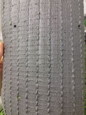 Ciemnozielona sztuczna murawa piłkarska o wysokiej przepuszczalności, wysokości runa 50 mm i gęstości 12000 Dtex do nawierzchni sportowych