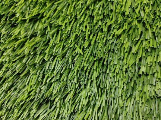 Sztuczna trawa piłkarska o wysokości runa 50 mm, 12000 Dtex, 130 ściegów na metr, do boisk sportowych