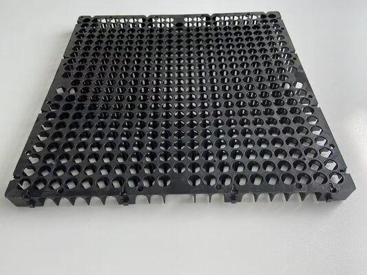 30 mm grubości Plastikowy materiał drainażowy Płata podłożona pod krajobrazem Sztuczna trawa